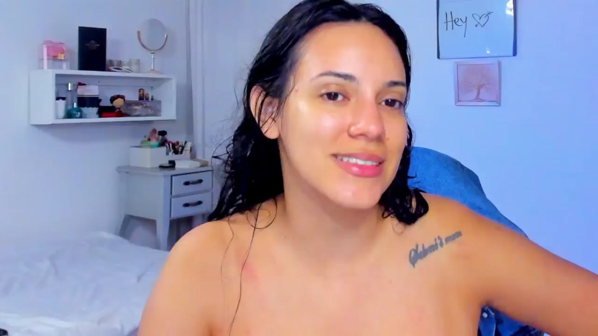 Gallery image thumbnail from SkinnyVeronik's myfreecams stream on, 06/25/2024, 04:29 image 7 of 20