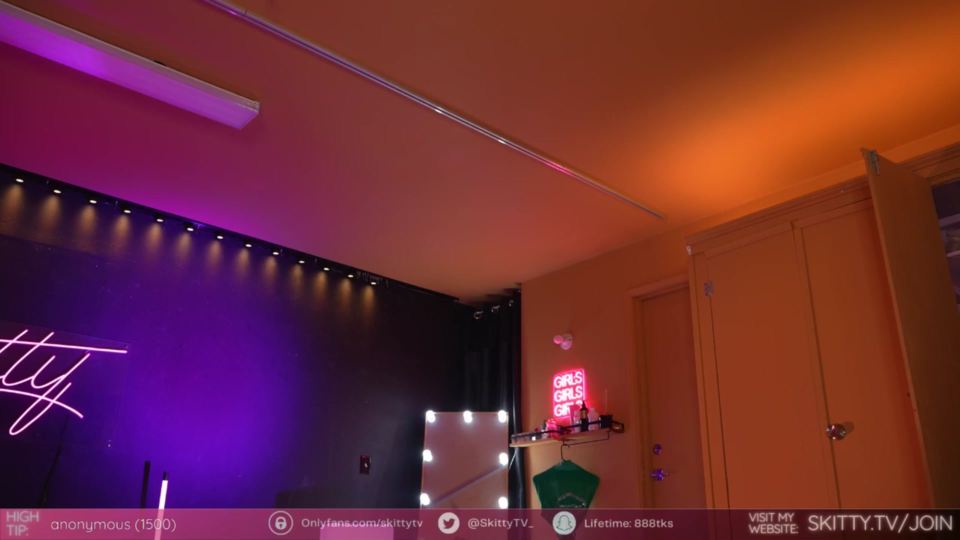 Gallery image thumbnail from Skitty's myfreecams stream on, 04/16/2026, 04:23 image 9 of 20