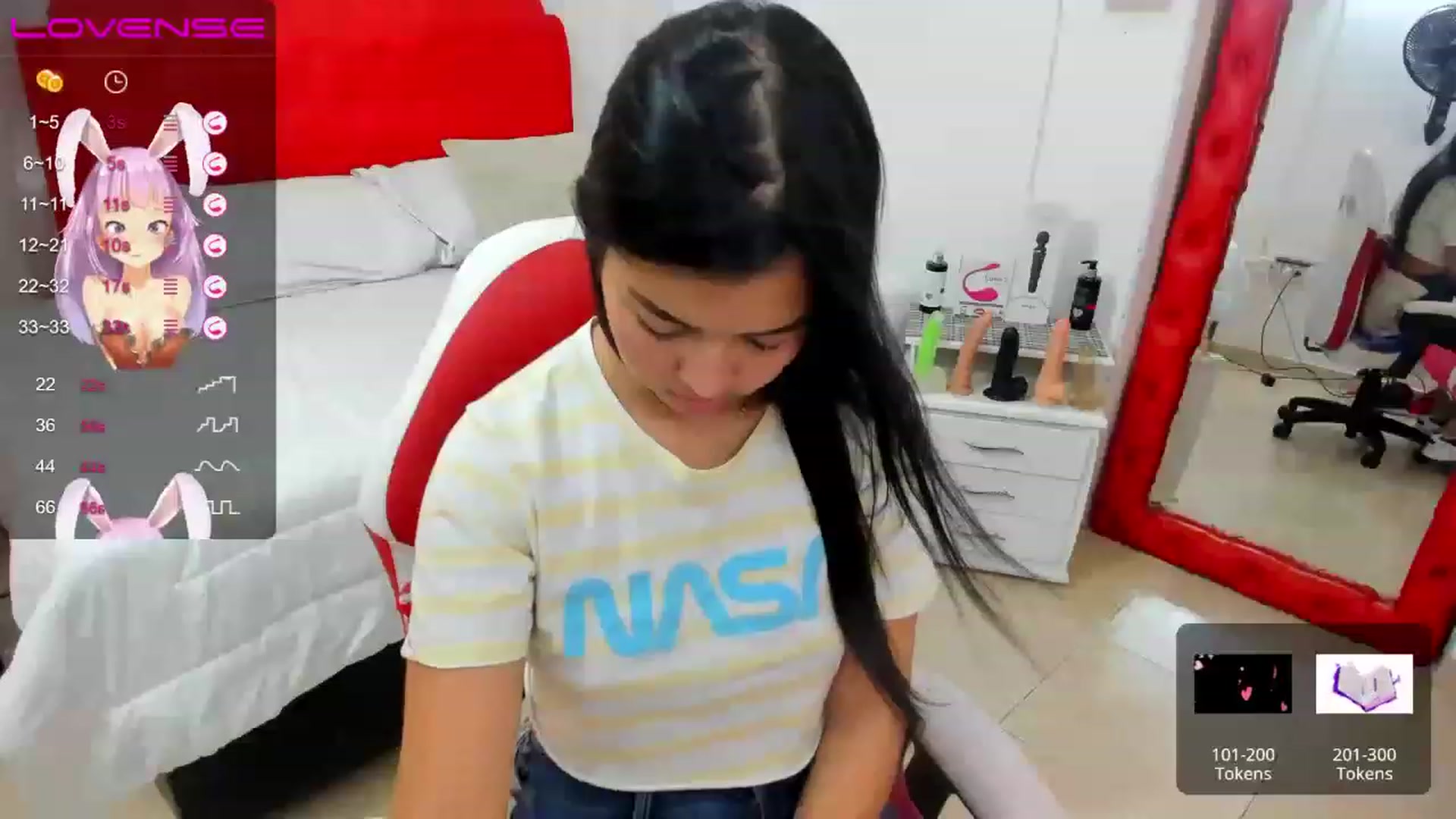 Gallery image thumbnail from Sknnyysweettt's myfreecams stream on, 11/15/2022, 14:39 image 19 of 20