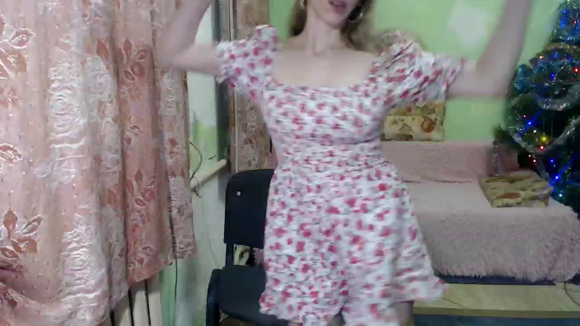 Gallery image thumbnail from Sky2_2Angel's myfreecams stream on, 12/25/2024, 14:49 image 13 of 20
