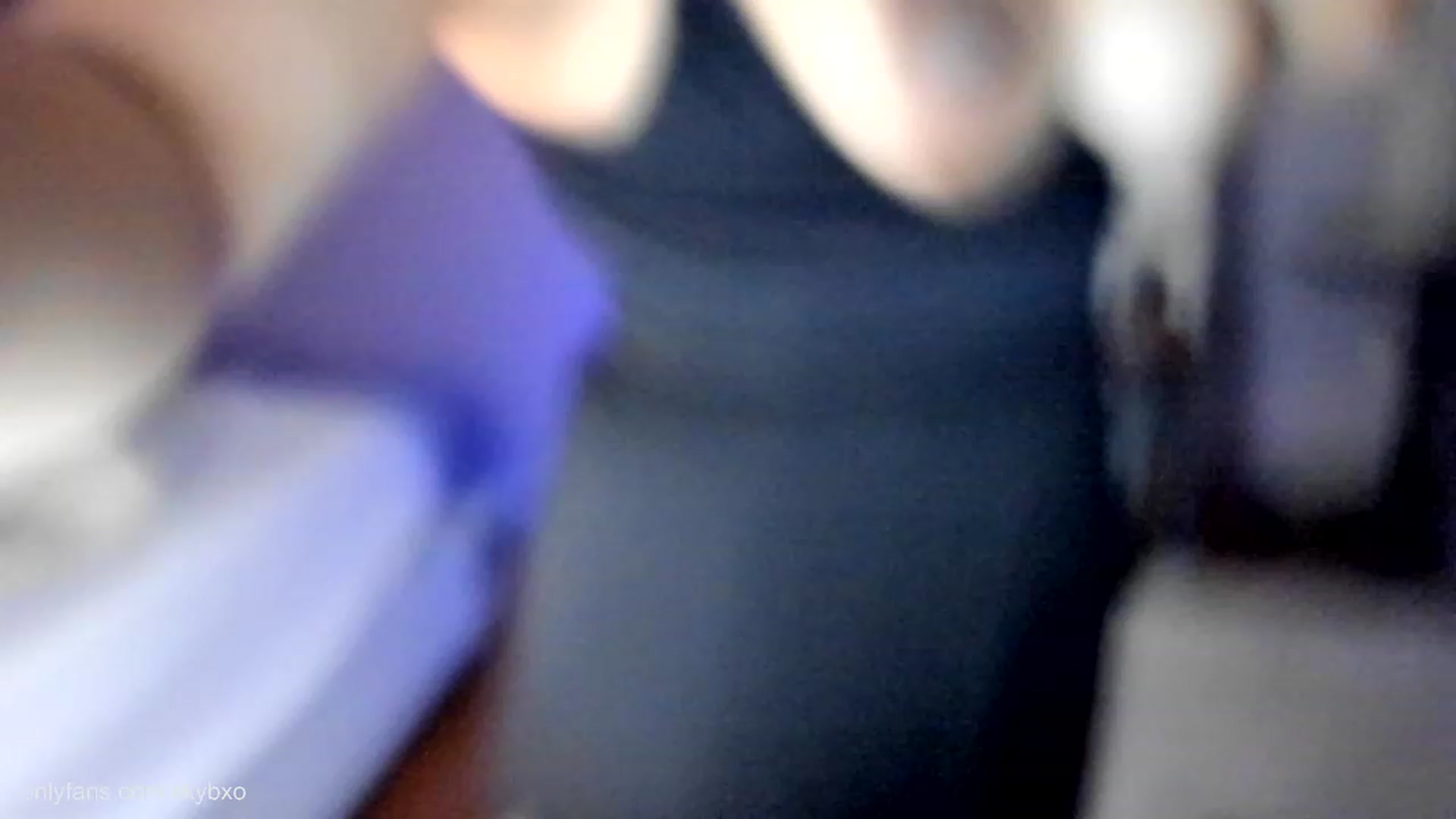 Gallery image thumbnail from SkyB_'s myfreecams stream on, 01/22/2023, 23:29 image 10 of 20