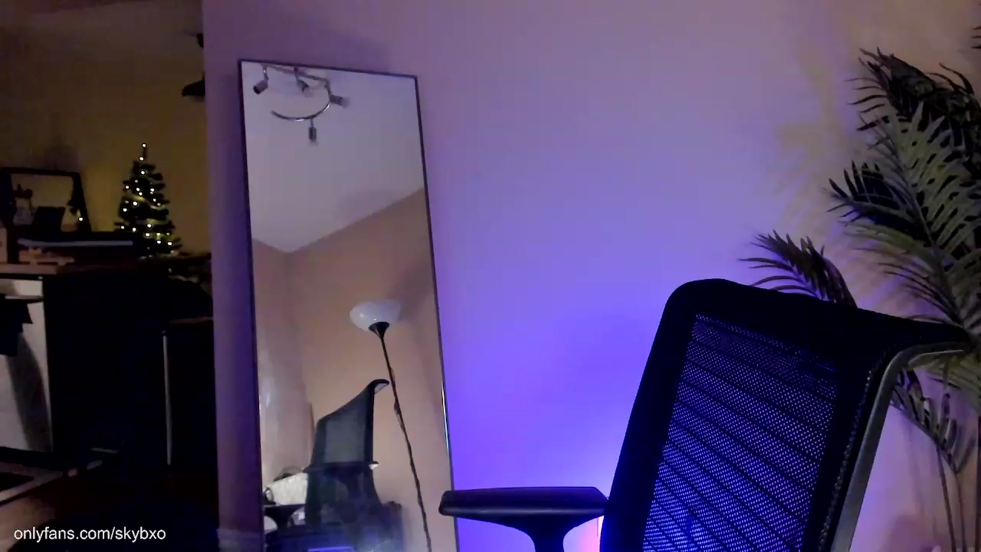Gallery image thumbnail from SkyB_'s myfreecams stream on, 01/27/2023, 02:46 image 11 of 20