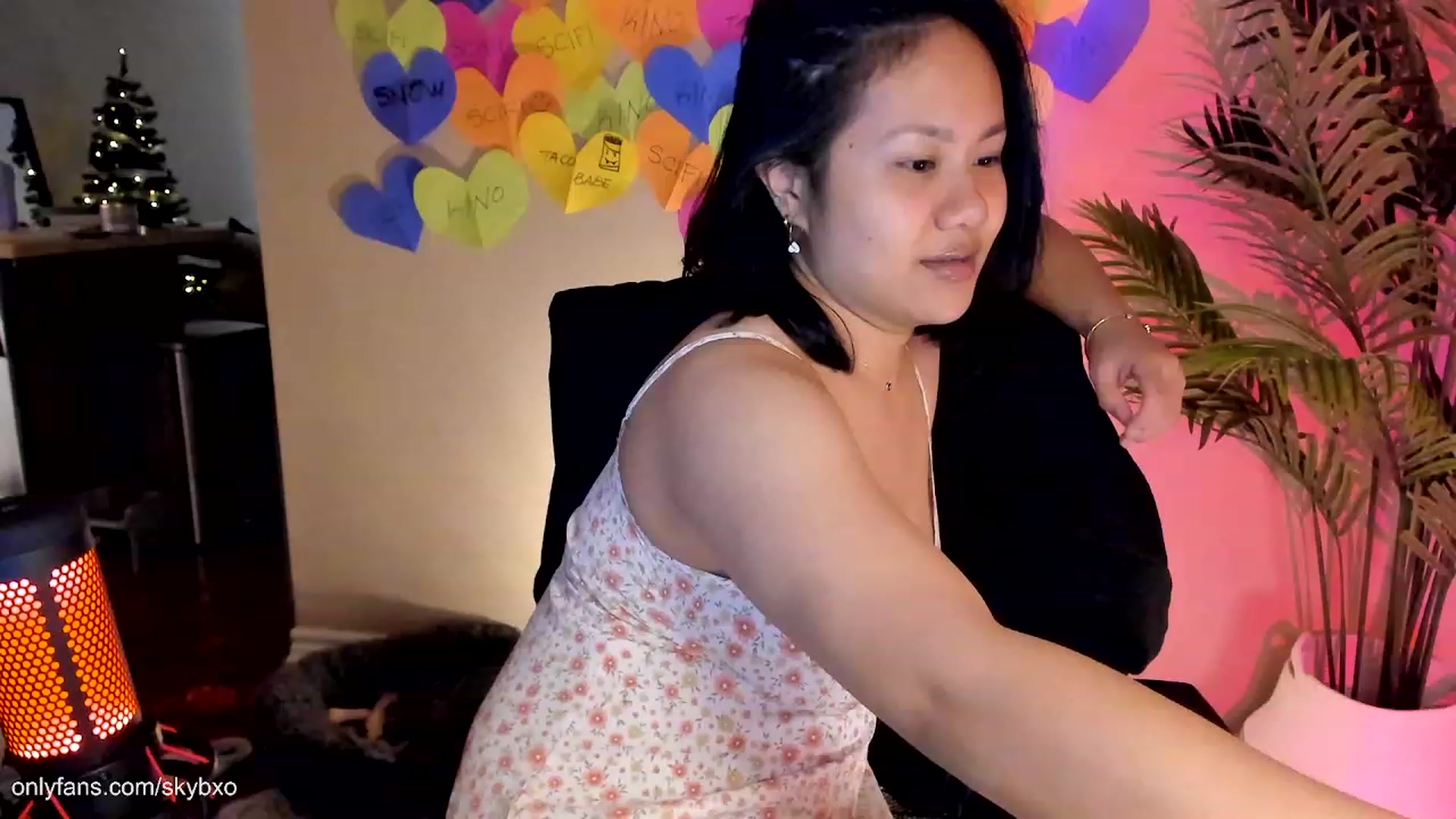 Gallery image thumbnail from SkyB_'s myfreecams stream on, 02/03/2023, 03:37 image 14 of 20