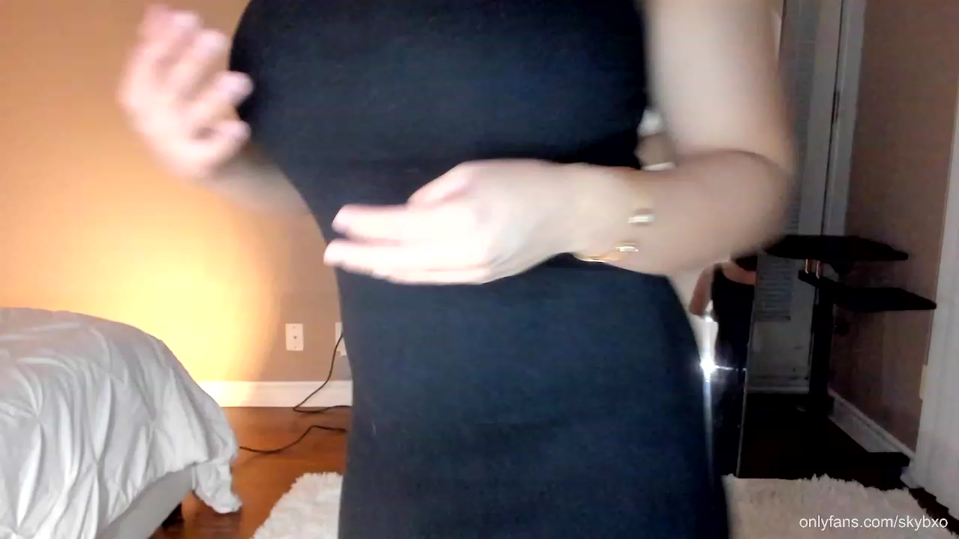 Gallery image thumbnail from SkyB_'s myfreecams stream on, 02/08/2023, 03:03 image 7 of 20