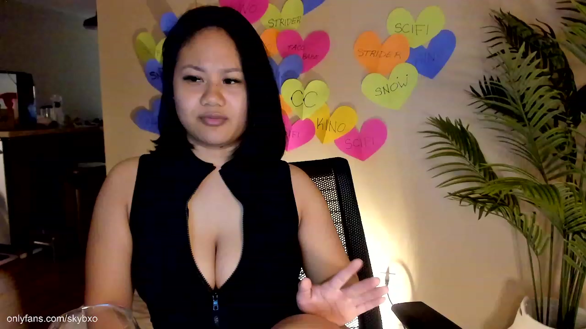 Gallery image thumbnail from SkyB_'s myfreecams stream on, 02/14/2023, 02:12 image 16 of 20