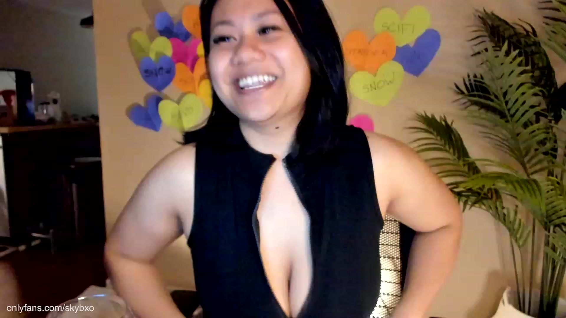Gallery image thumbnail from SkyB_'s myfreecams stream on, 02/14/2023, 02:12 image 5 of 20