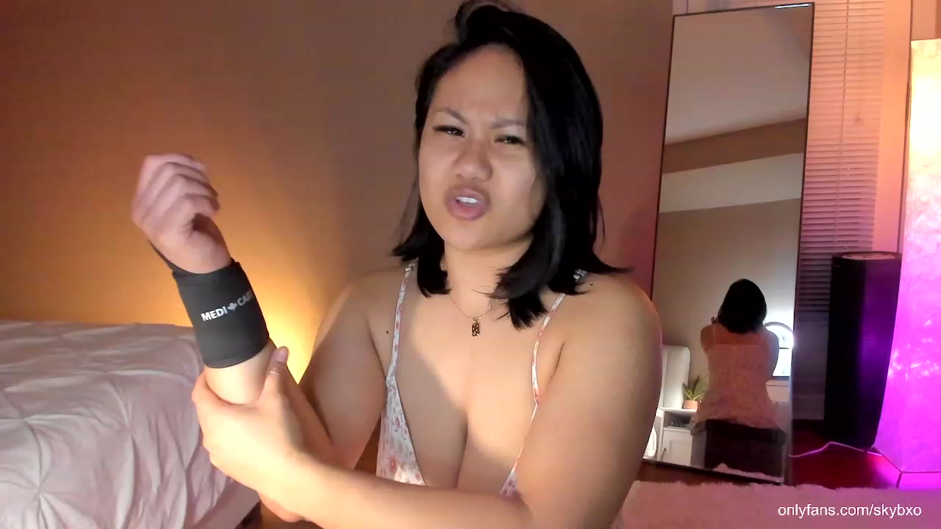 Gallery image thumbnail from SkyB_'s myfreecams stream on, 02/19/2023, 01:02 image 19 of 20