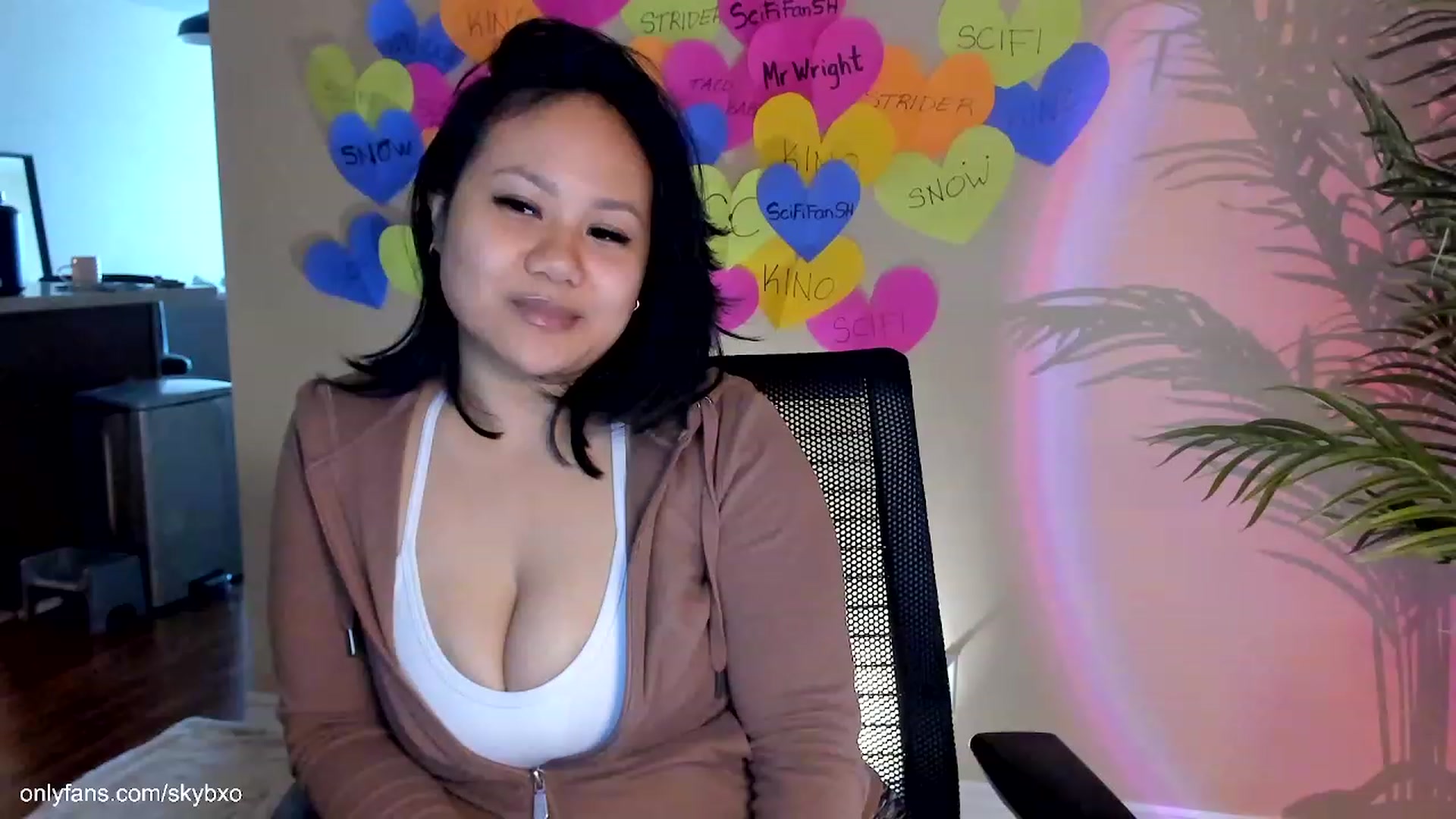 Gallery image thumbnail from SkyB_'s myfreecams stream on, 02/25/2023, 22:02 image 9 of 20