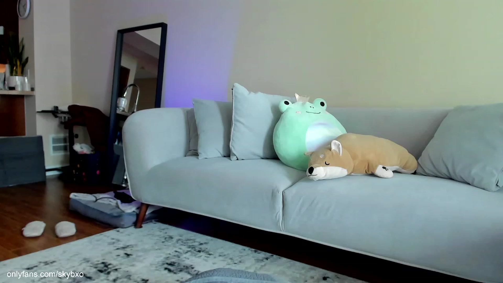 Gallery image thumbnail from SkyB_'s myfreecams stream on, 03/13/2023, 19:31 image 1 of 20