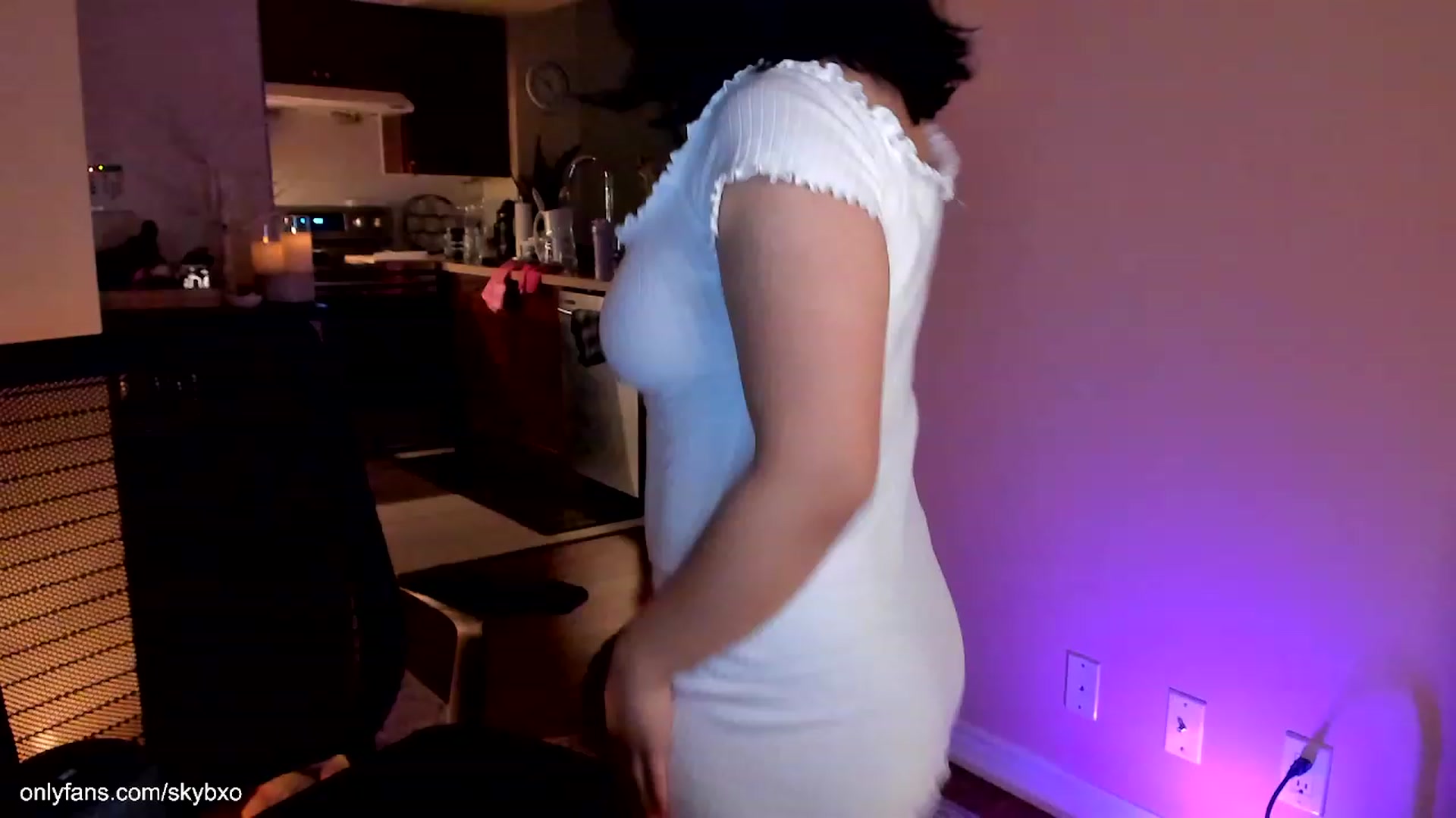 Gallery image thumbnail from SkyB_'s myfreecams stream on, 03/29/2023, 02:32 image 12 of 20