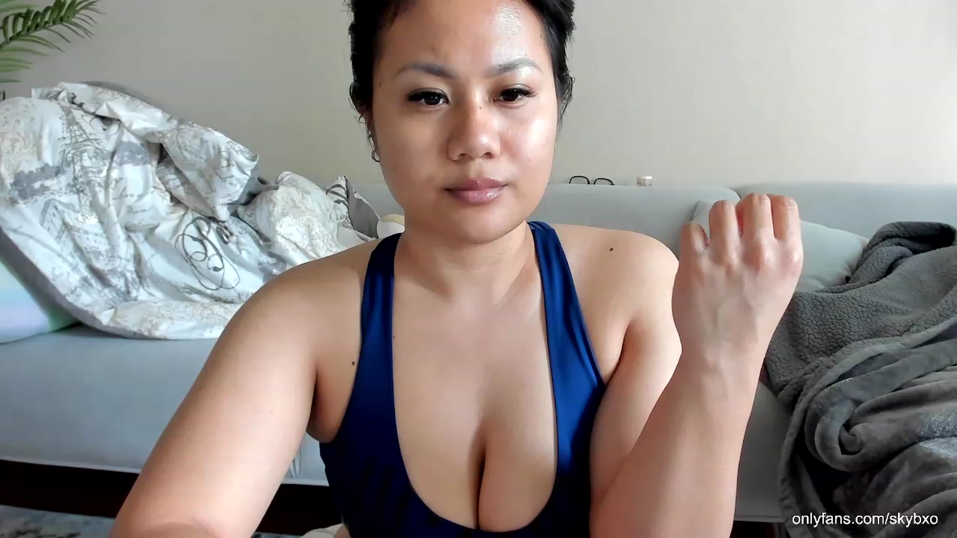 Gallery image thumbnail from SkyB_'s myfreecams stream on, 04/06/2023, 18:57 image 4 of 20