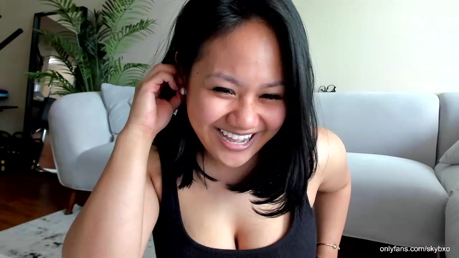 Gallery image thumbnail from SkyB_'s myfreecams stream on, 04/08/2023, 21:13 image 7 of 20