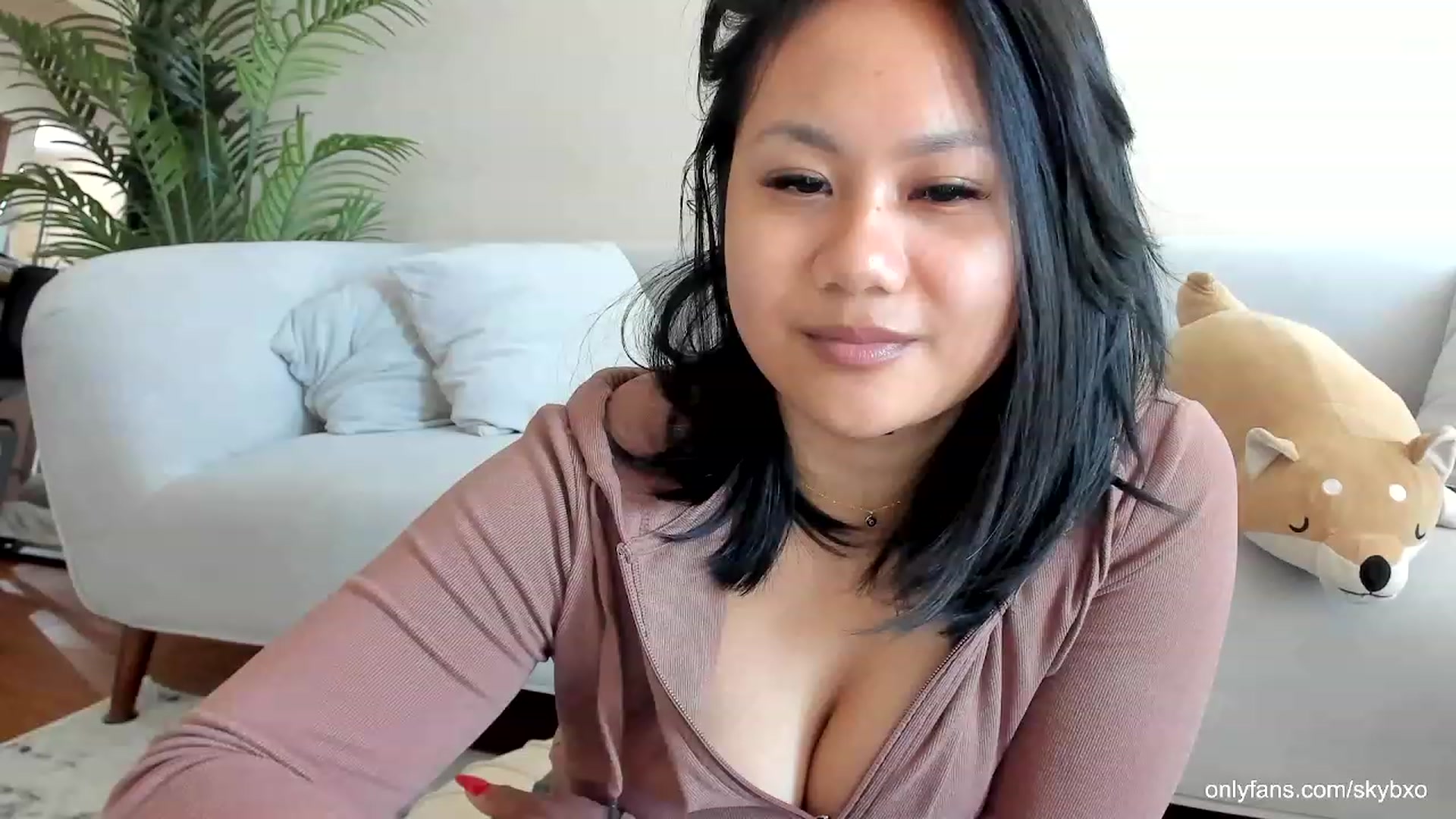Gallery image thumbnail from SkyB_'s myfreecams stream on, 04/19/2023, 20:23 image 14 of 20