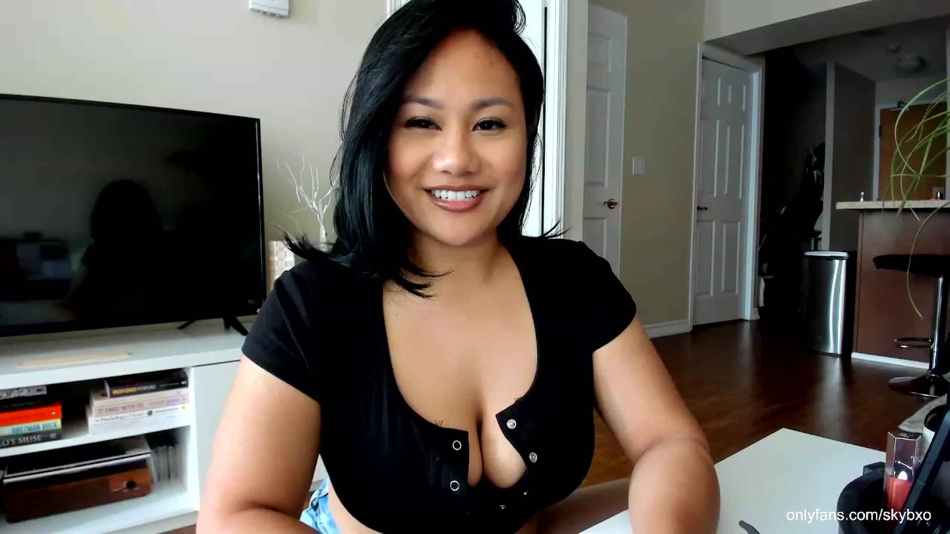 Gallery image thumbnail from SkyB_'s myfreecams stream on, 07/14/2023, 22:29 image 3 of 20