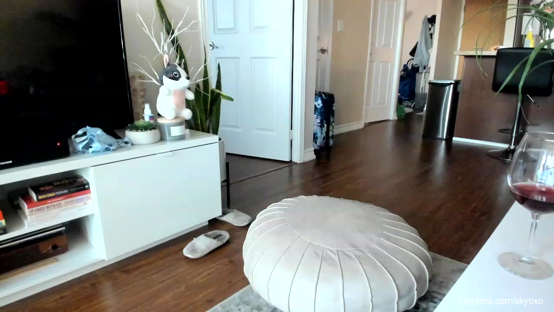 Gallery image thumbnail from SkyB_'s myfreecams stream on, 08/13/2023, 24:27 image 1 of 20