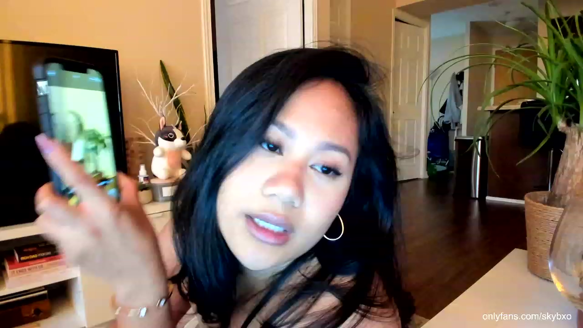 Gallery image thumbnail from SkyB_'s myfreecams stream on, 08/13/2023, 24:27 image 13 of 20