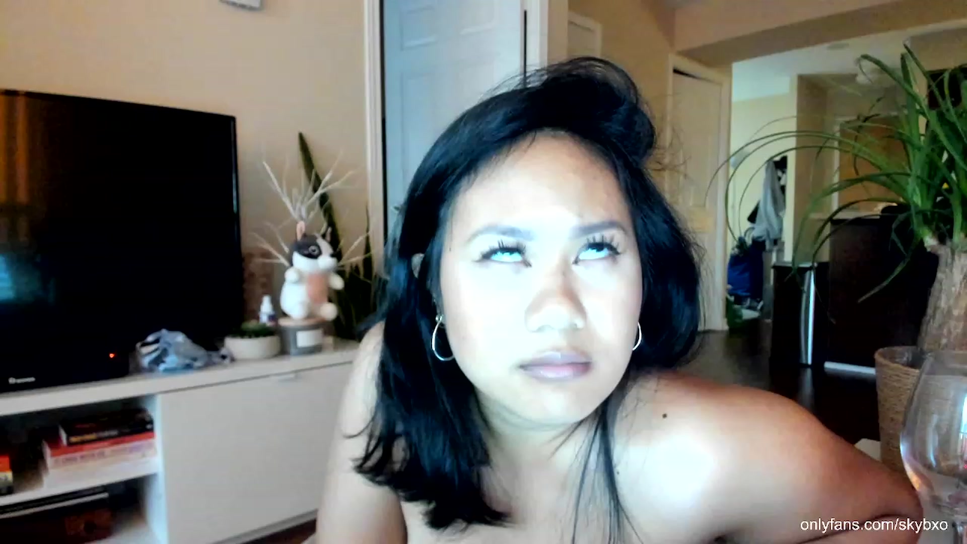 Gallery image thumbnail from SkyB_'s myfreecams stream on, 08/13/2023, 24:27 image 17 of 20