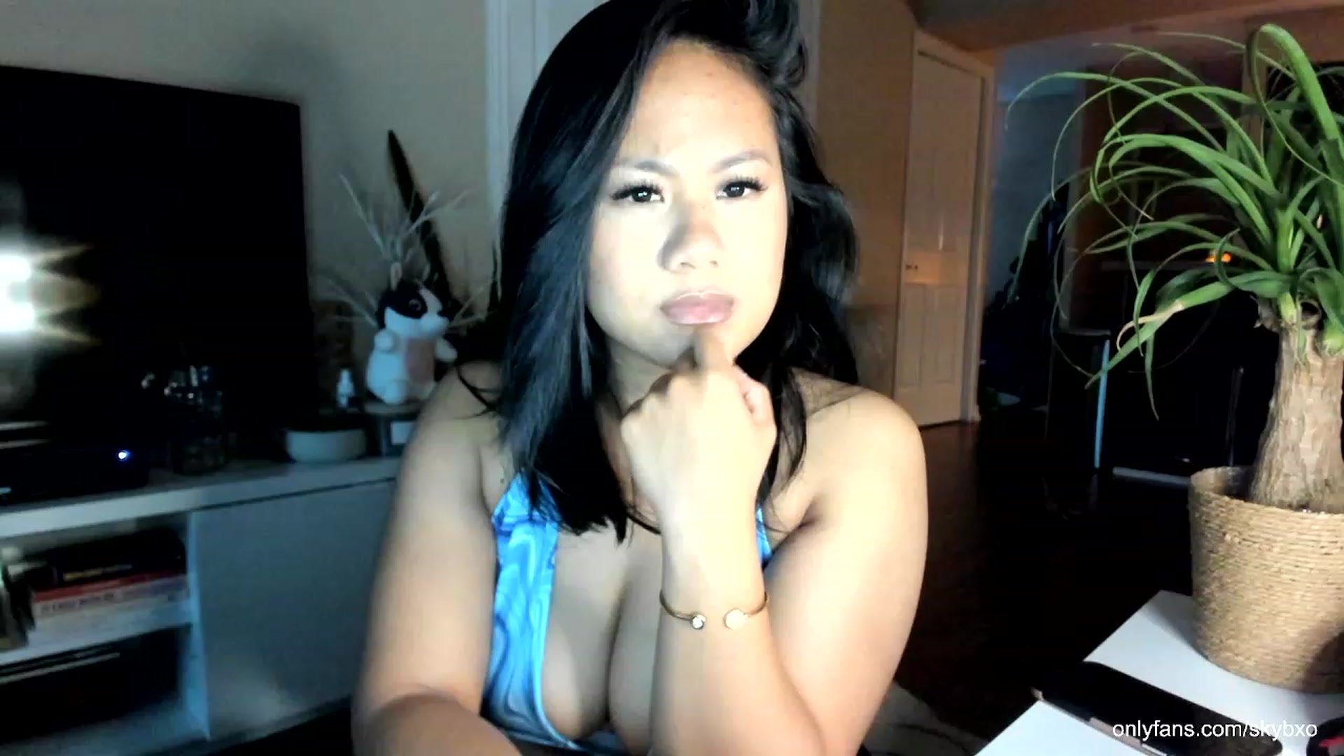 Gallery image thumbnail from SkyB_'s myfreecams stream on, 08/15/2023, 24:37 image 19 of 20