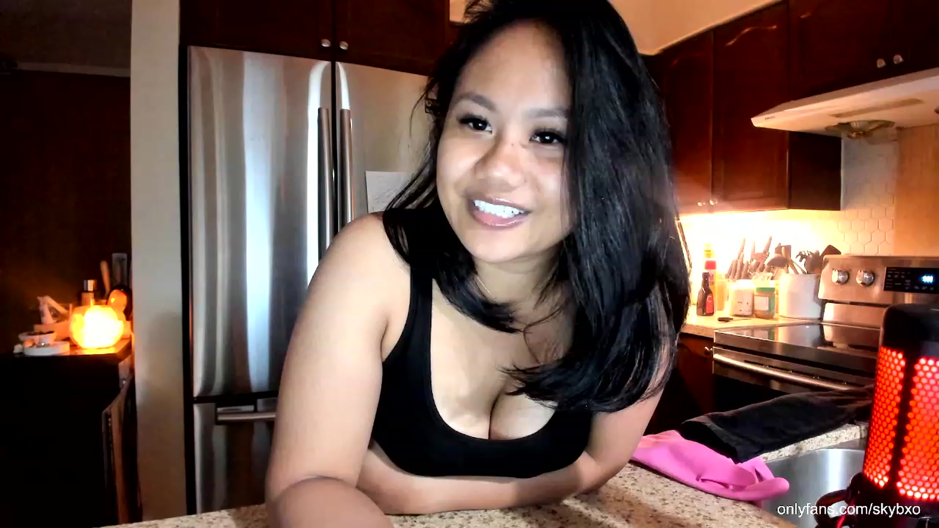 Gallery image thumbnail from SkyB_'s myfreecams stream on, 08/19/2023, 01:13 image 11 of 20