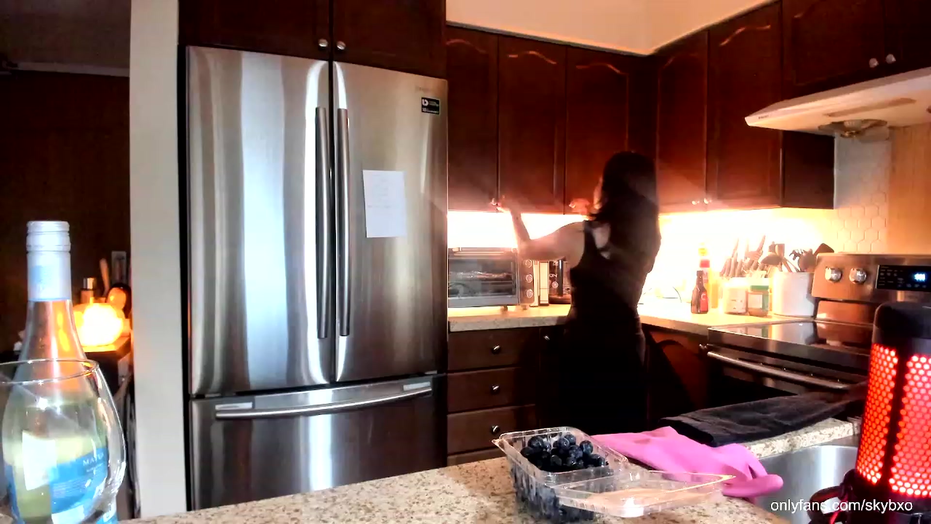 Gallery image thumbnail from SkyB_'s myfreecams stream on, 08/19/2023, 01:13 image 17 of 20