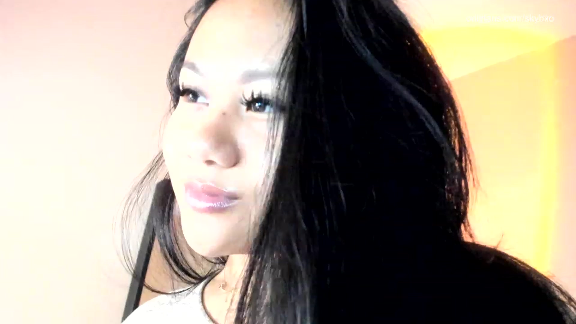 Gallery image thumbnail from SkyB_'s myfreecams stream on, 10/19/2023, 03:03 image 12 of 20