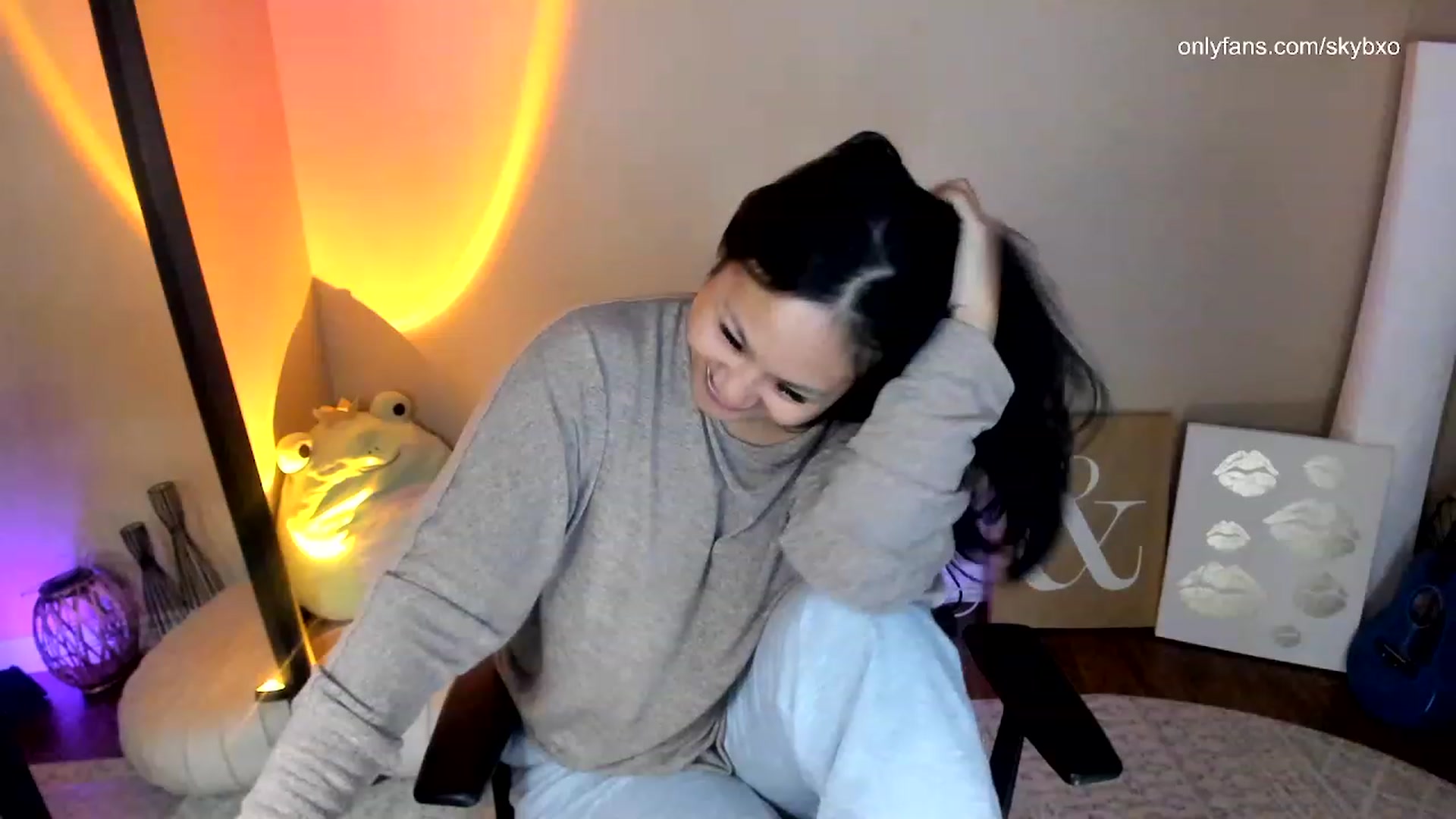 Gallery image thumbnail from SkyB_'s myfreecams stream on, 10/19/2023, 03:03 image 4 of 20