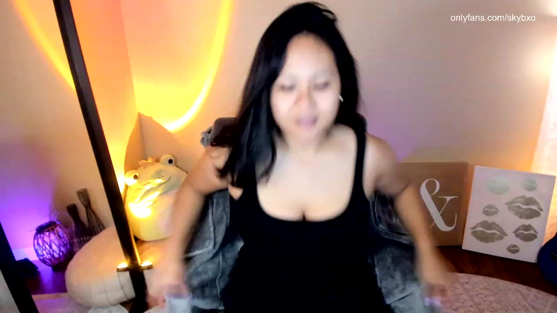 Gallery image thumbnail from SkyB_'s myfreecams stream on, 10/20/2023, 03:31 image 2 of 20