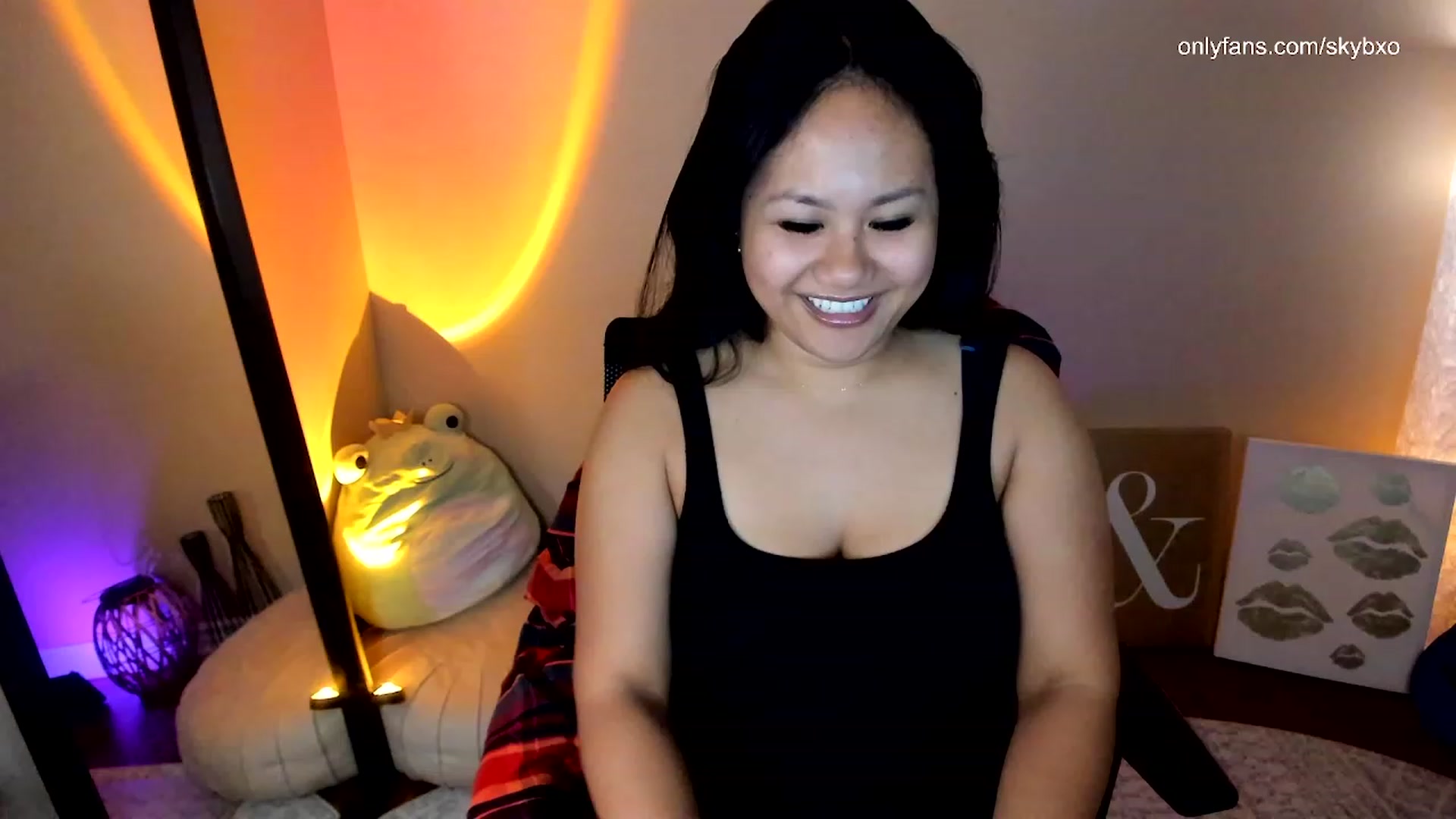 Gallery image thumbnail from SkyB_'s myfreecams stream on, 10/20/2023, 03:31 image 18 of 20