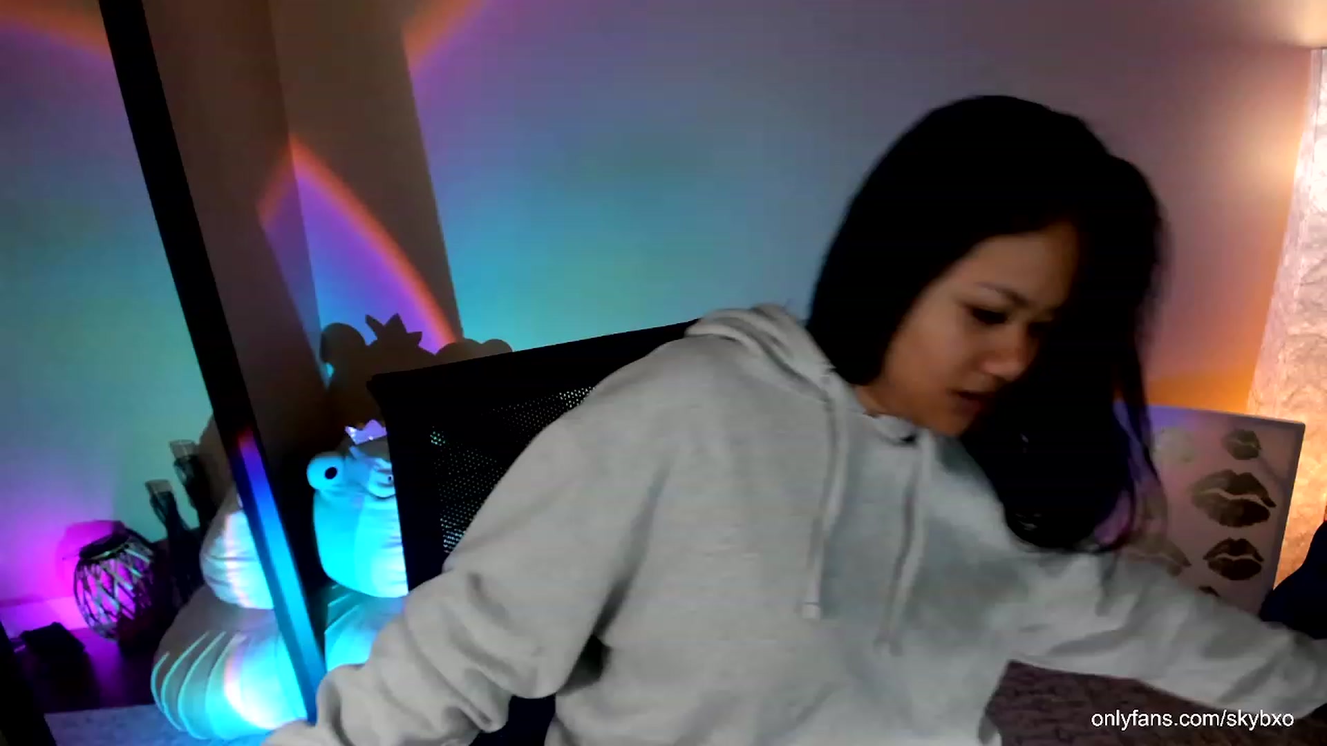 Gallery image thumbnail from SkyB_'s myfreecams stream on, 10/29/2023, 02:15 image 5 of 20