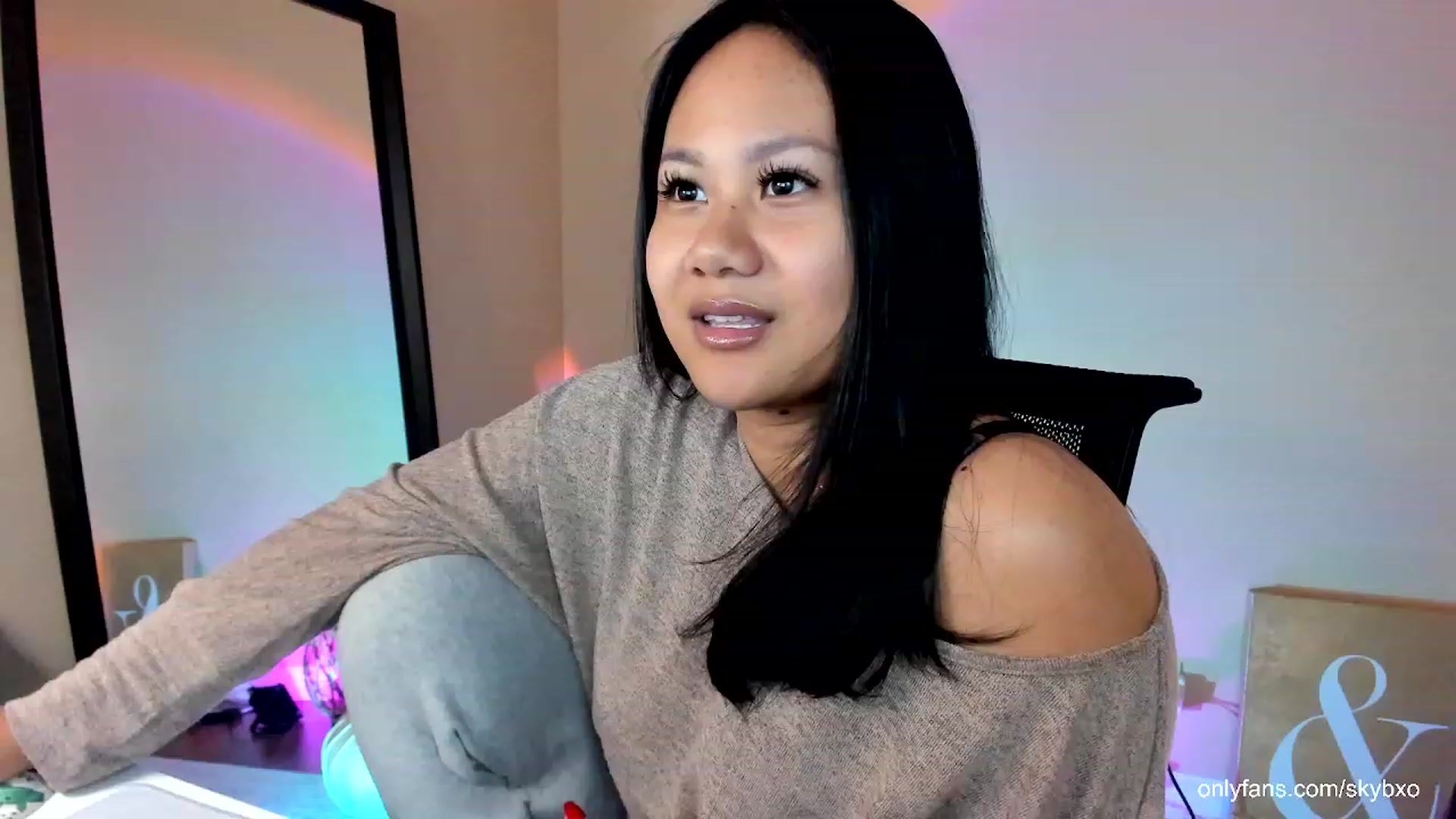 Gallery image thumbnail from SkyB_'s myfreecams stream on, 10/29/2023, 03:19 image 2 of 20