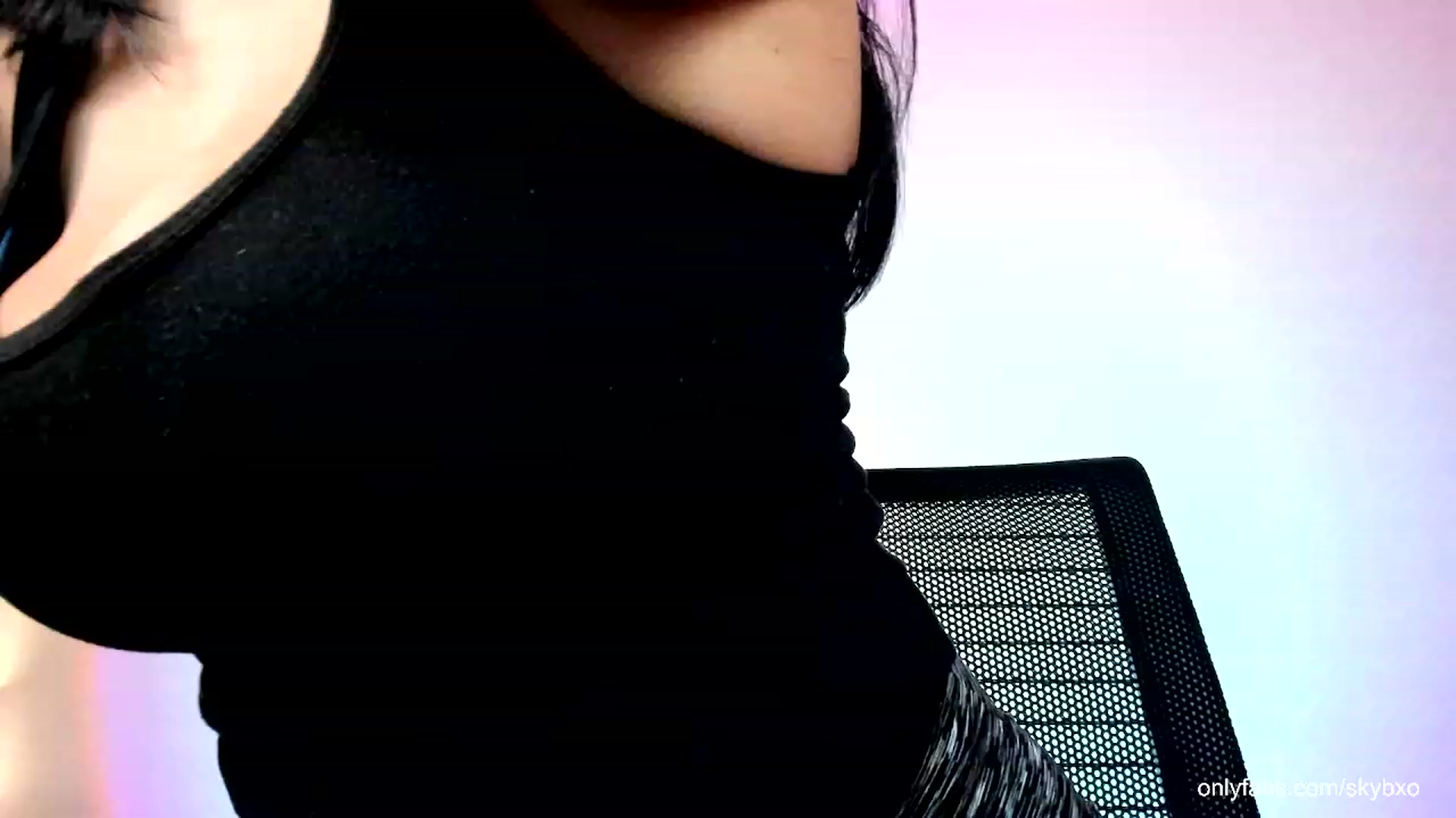 Gallery image thumbnail from SkyB_'s myfreecams stream on, 11/01/2023, 05:06 image 11 of 20