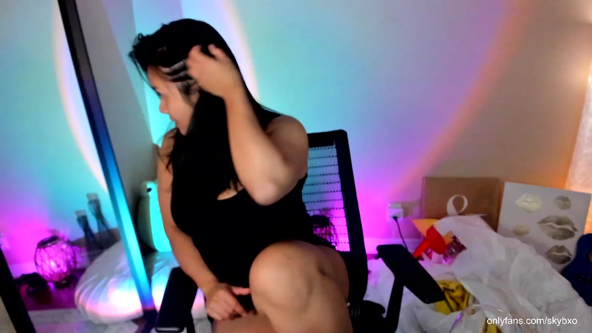 Gallery image thumbnail from SkyB_'s myfreecams stream on, 11/01/2023, 05:06 image 15 of 20