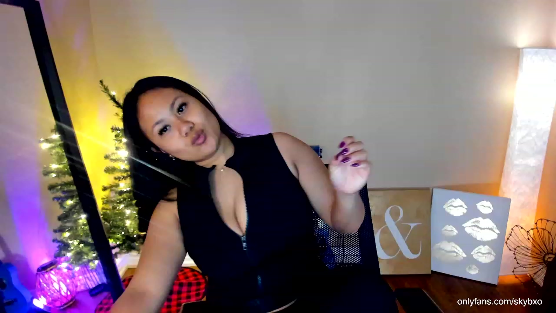 Gallery image thumbnail from SkyB_'s myfreecams stream on, 12/04/2023, 02:17 image 14 of 20