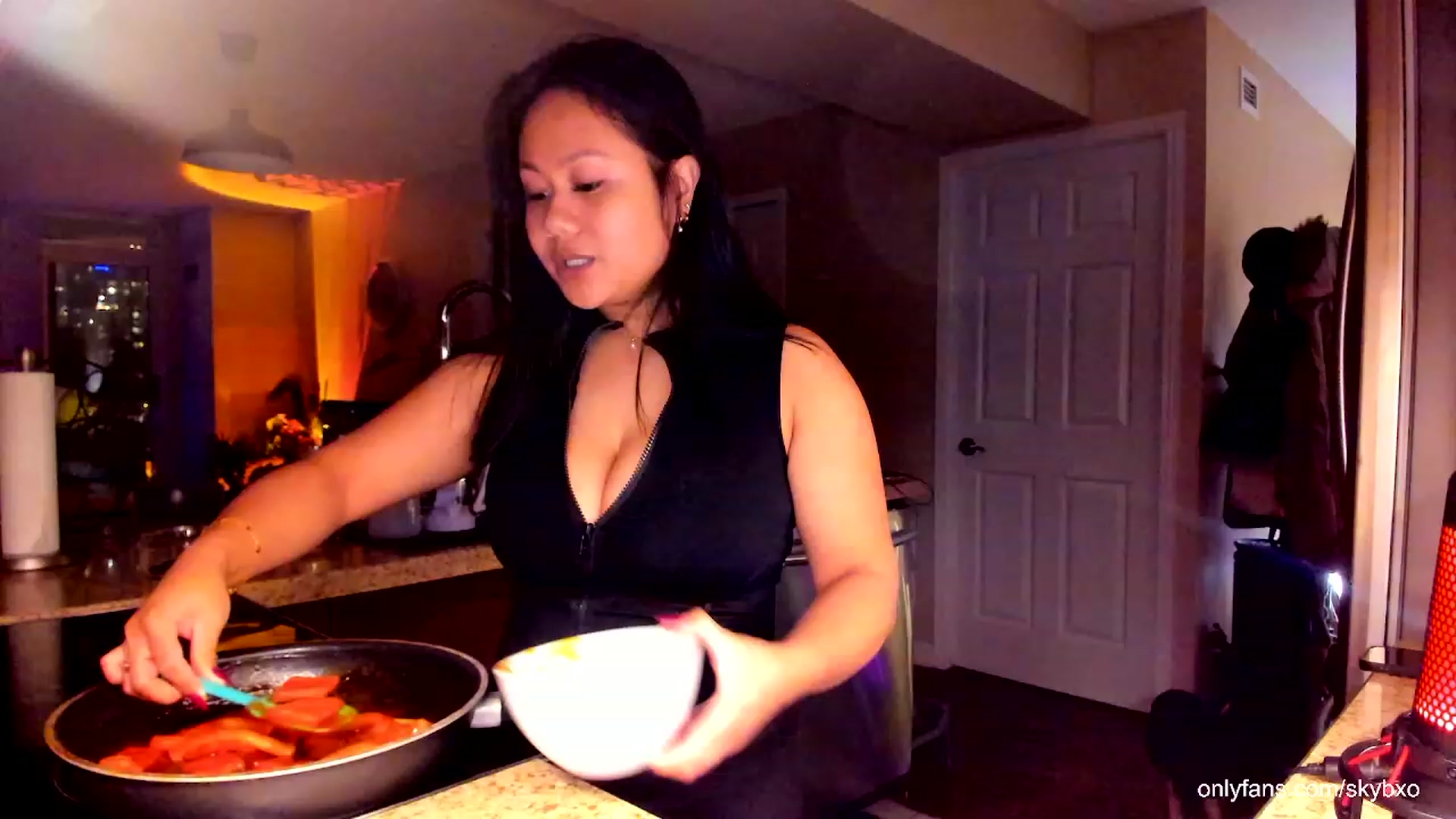 Gallery image thumbnail from SkyB_'s myfreecams stream on, 12/04/2023, 02:48 image 4 of 20