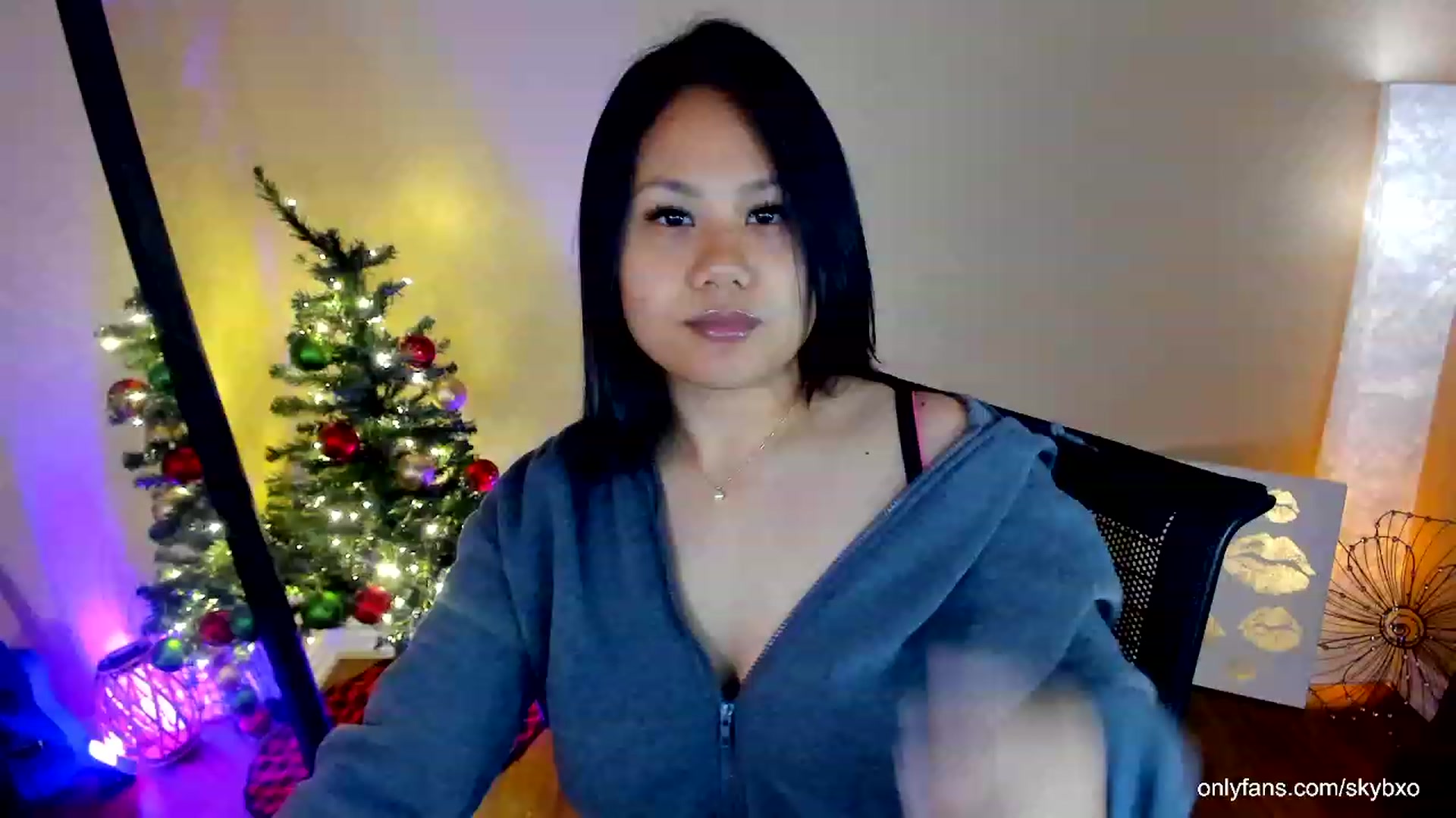 Gallery image thumbnail from SkyB_'s myfreecams stream on, 12/12/2023, 02:59 image 11 of 20