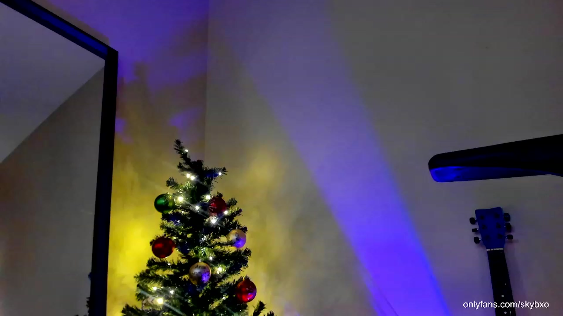 Gallery image thumbnail from SkyB_'s myfreecams stream on, 12/12/2023, 02:59 image 3 of 20