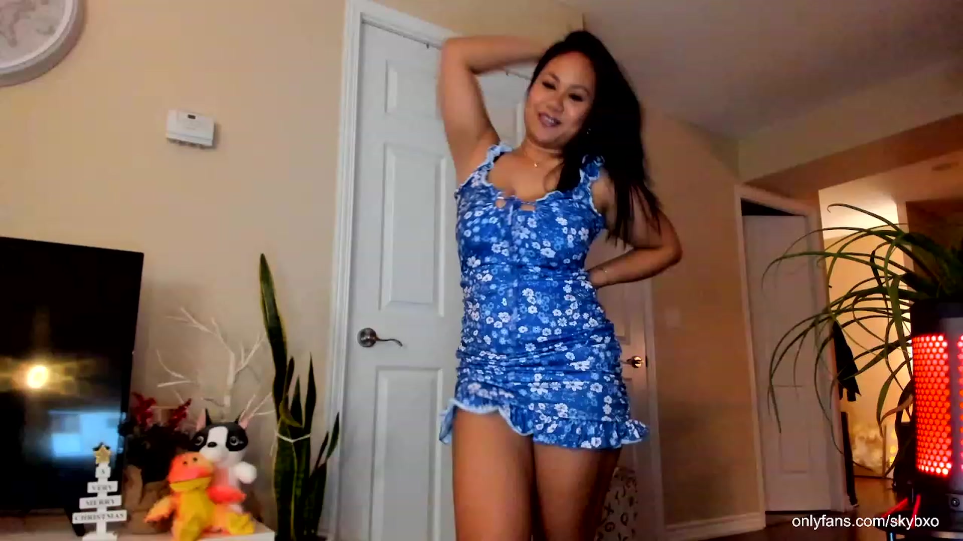 Gallery image thumbnail from SkyB_'s myfreecams stream on, 12/15/2023, 23:22 image 6 of 20