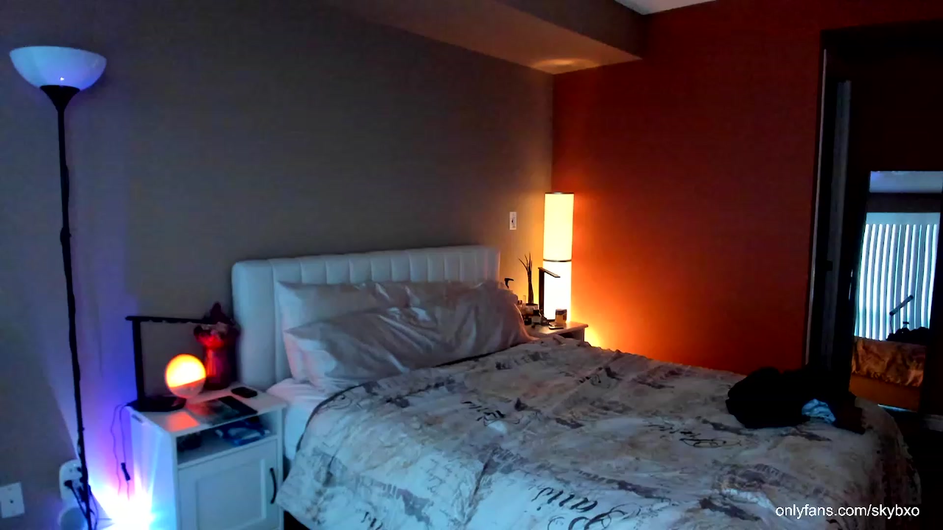 Gallery image thumbnail from SkyB_'s myfreecams stream on, 12/16/2023, 22:09 image 10 of 20