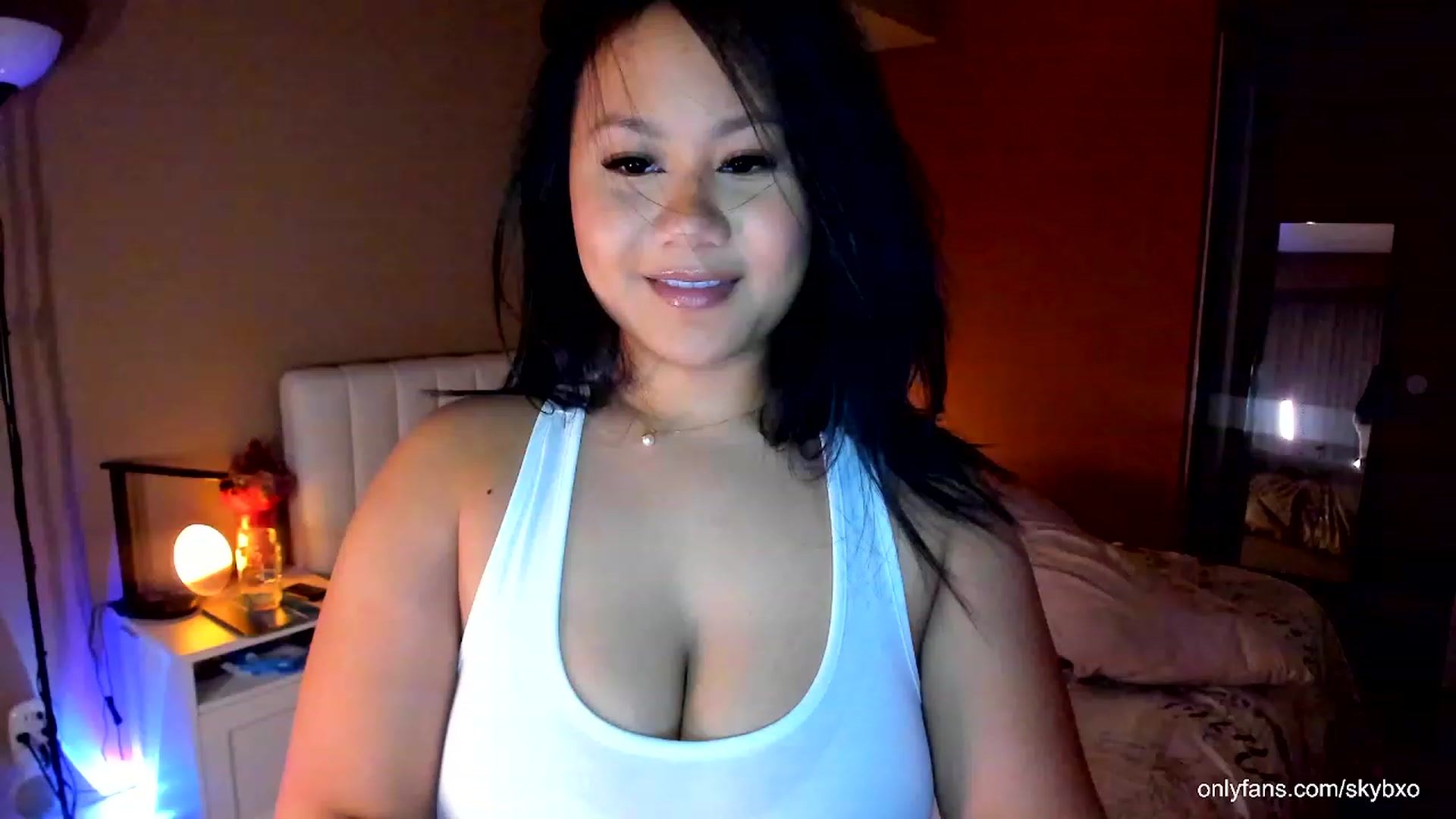 Gallery image thumbnail from SkyB_'s myfreecams stream on, 12/19/2023, 01:59 image 9 of 20