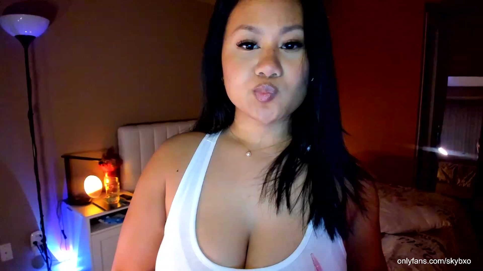 Gallery image thumbnail from SkyB_'s myfreecams stream on, 12/19/2023, 03:00 image 16 of 20