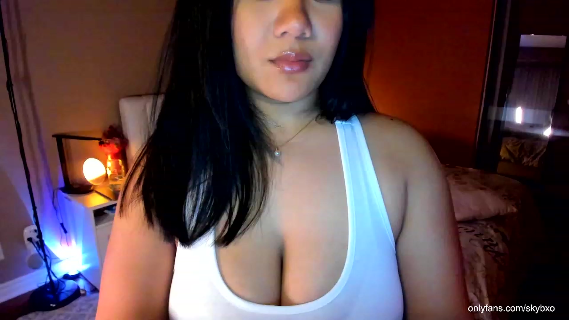Gallery image thumbnail from SkyB_'s myfreecams stream on, 12/19/2023, 03:00 image 6 of 20