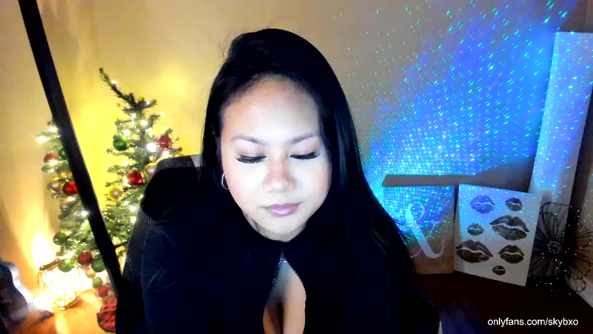 Gallery image thumbnail from SkyB_'s myfreecams stream on, 01/17/2024, 04:19 image 10 of 20