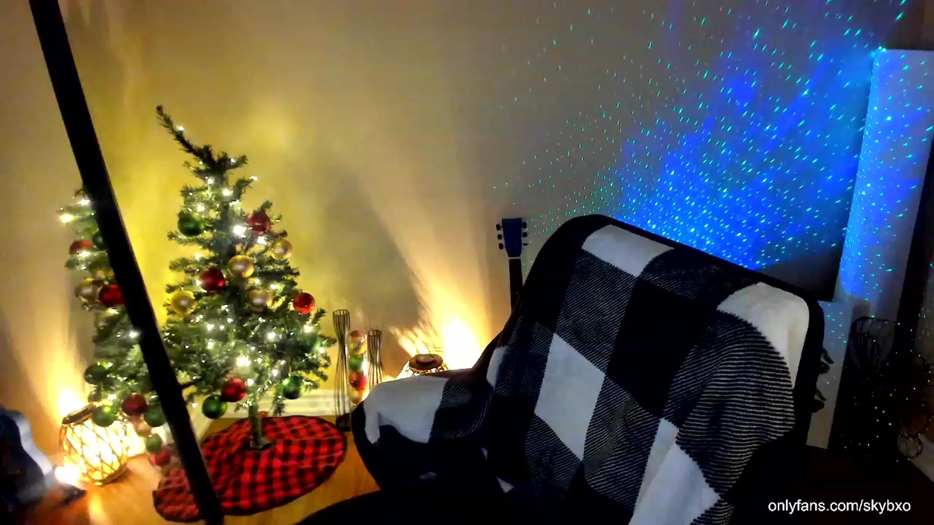 Gallery image thumbnail from SkyB_'s myfreecams stream on, 01/17/2024, 04:19 image 13 of 20