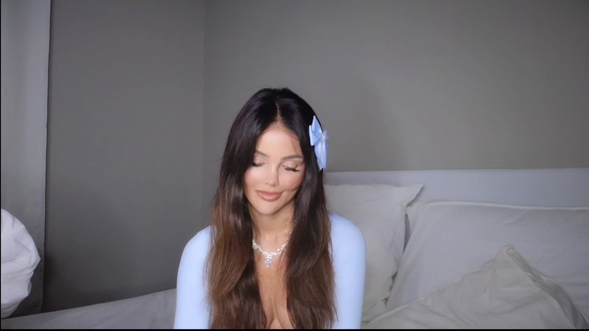 Gallery image thumbnail from SkyBella's myfreecams stream on, 07/06/2025, 23:55 image 8 of 20