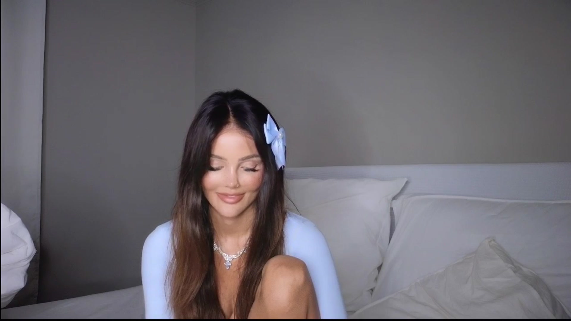 Gallery image thumbnail from SkyBella's myfreecams stream on, 07/06/2025, 23:55 image 3 of 20