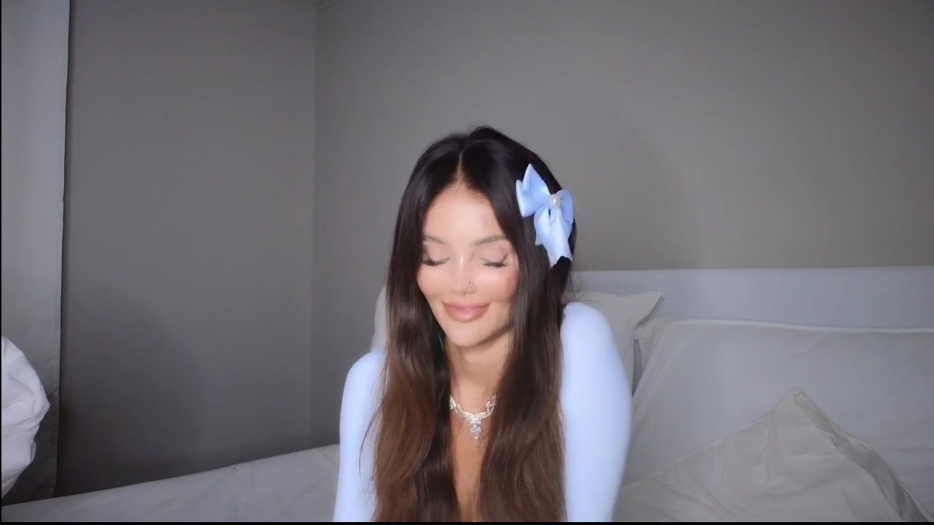 Gallery image thumbnail from SkyBella's myfreecams stream on, 07/06/2025, 23:55 image 2 of 20