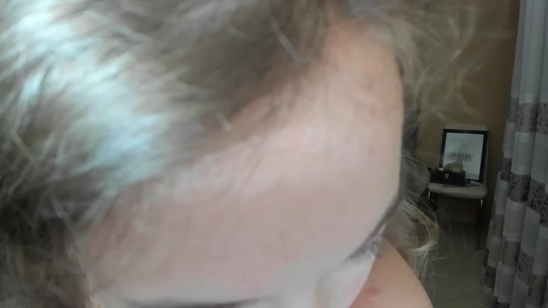 Gallery image thumbnail from SkySunFlower's myfreecams stream on, 05/26/2024, 18:26 image 17 of 20