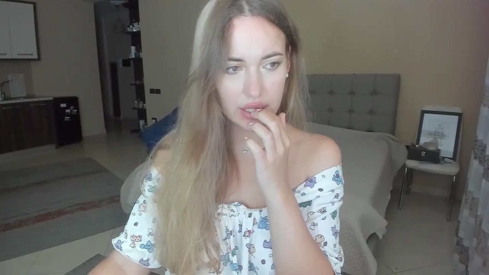 Gallery image thumbnail from SkySunFlower's myfreecams stream on, 05/26/2024, 18:26 image 2 of 20