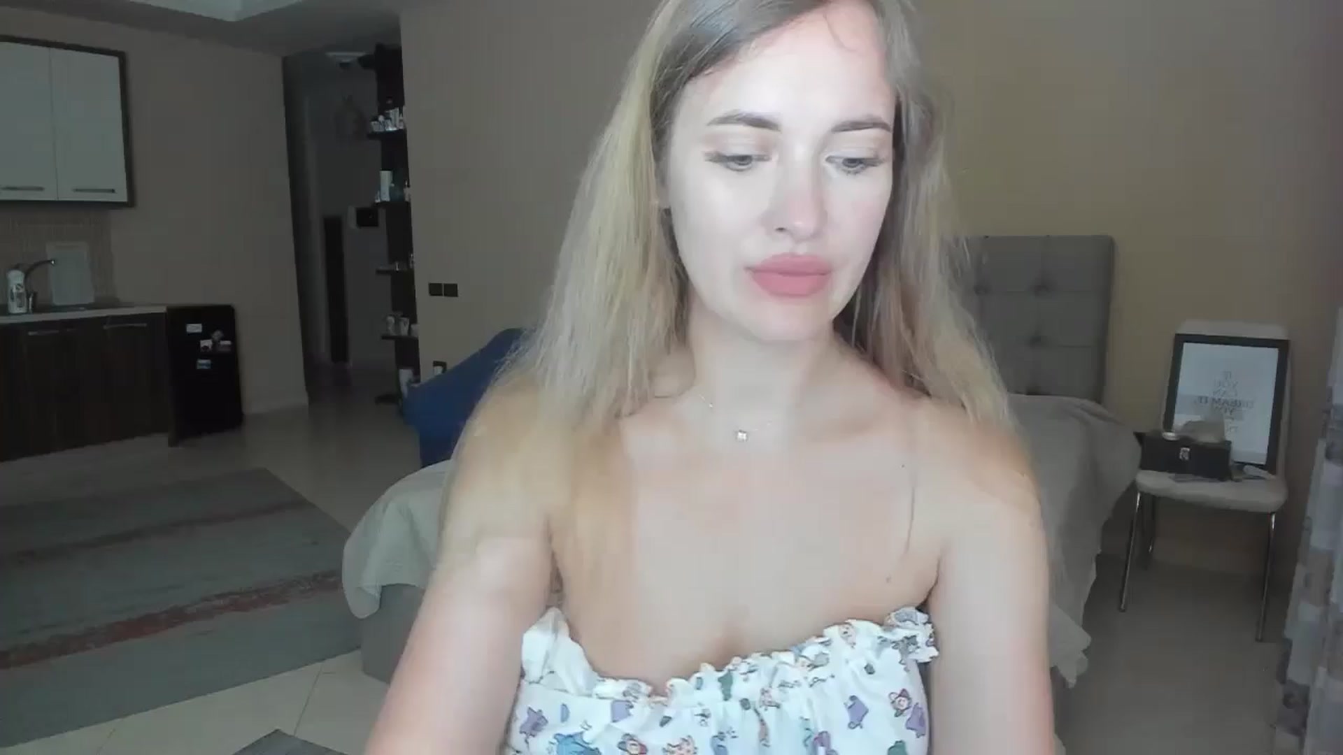 Gallery image thumbnail from SkySunFlower's myfreecams stream on, 05/26/2024, 18:26 image 7 of 20
