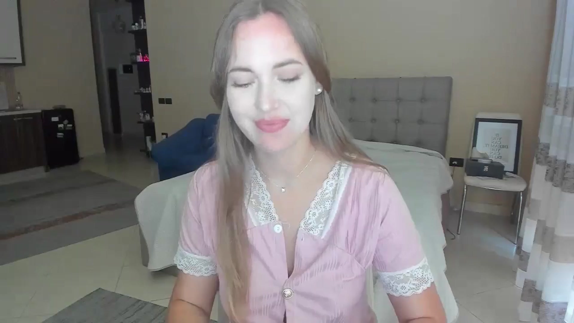 Gallery image thumbnail from SkySunFlower's myfreecams stream on, 06/01/2024, 19:00 image 2 of 20